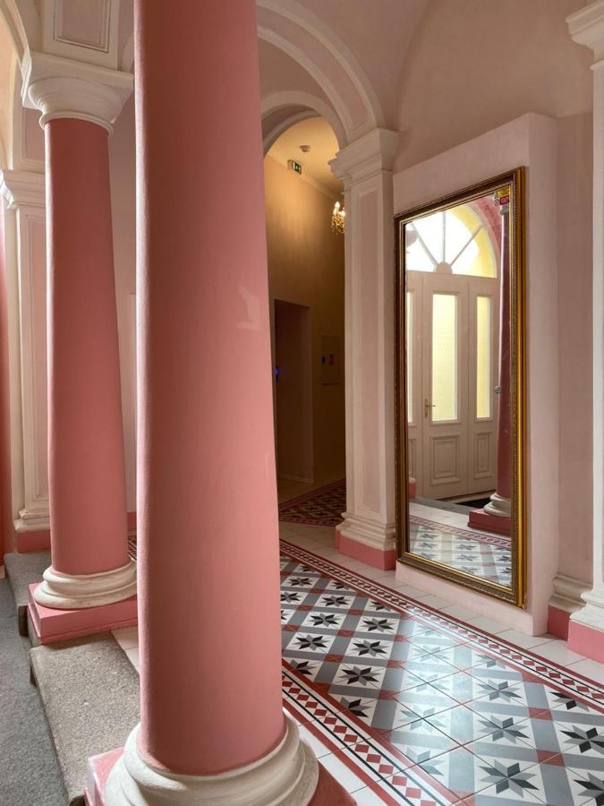 Апартаменты Angelo Roma Прага Экстерьер фото